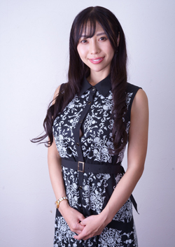 上羽 絢さんピンク映画初主演！
